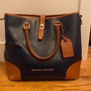 Dooney and Bourke navy Shelby bag. Strap missing.